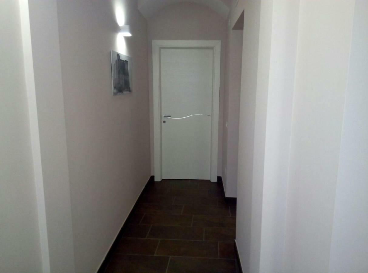 Gradoni Di Chiaia Twenty Three Bed & Breakfast Наполи Екстериор снимка