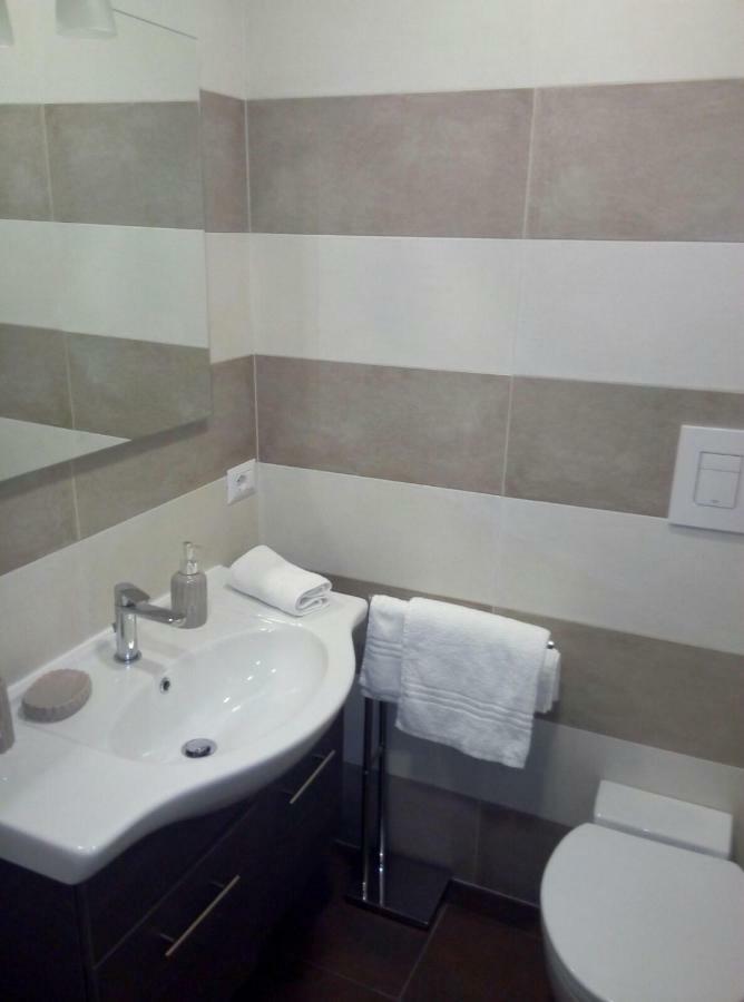 Gradoni Di Chiaia Twenty Three Bed & Breakfast Наполи Екстериор снимка