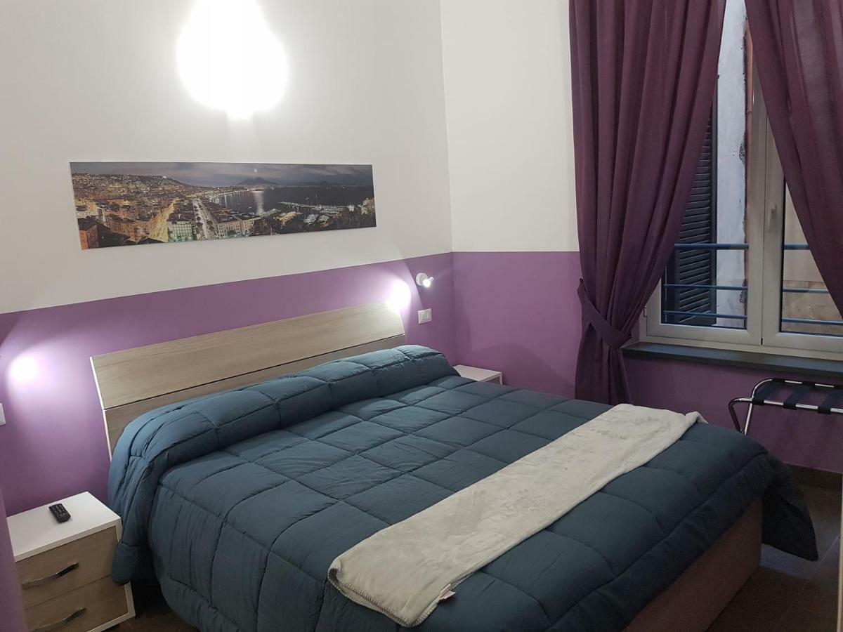 Gradoni Di Chiaia Twenty Three Bed & Breakfast Наполи Екстериор снимка