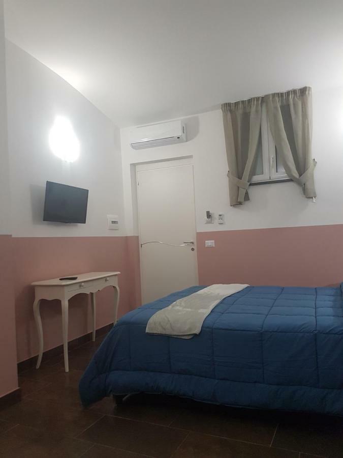 Gradoni Di Chiaia Twenty Three Bed & Breakfast Наполи Екстериор снимка