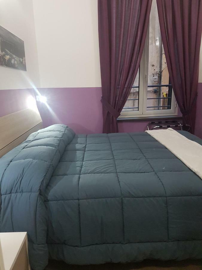 Gradoni Di Chiaia Twenty Three Bed & Breakfast Наполи Екстериор снимка