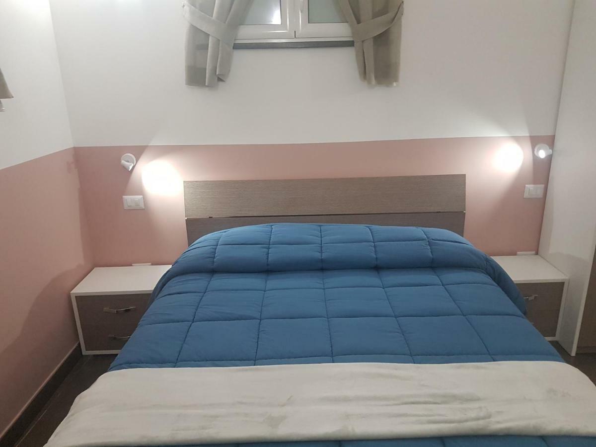 Gradoni Di Chiaia Twenty Three Bed & Breakfast Наполи Екстериор снимка