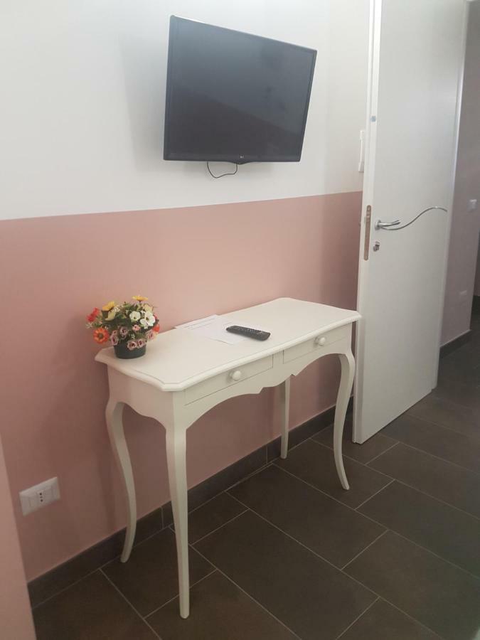 Gradoni Di Chiaia Twenty Three Bed & Breakfast Наполи Екстериор снимка