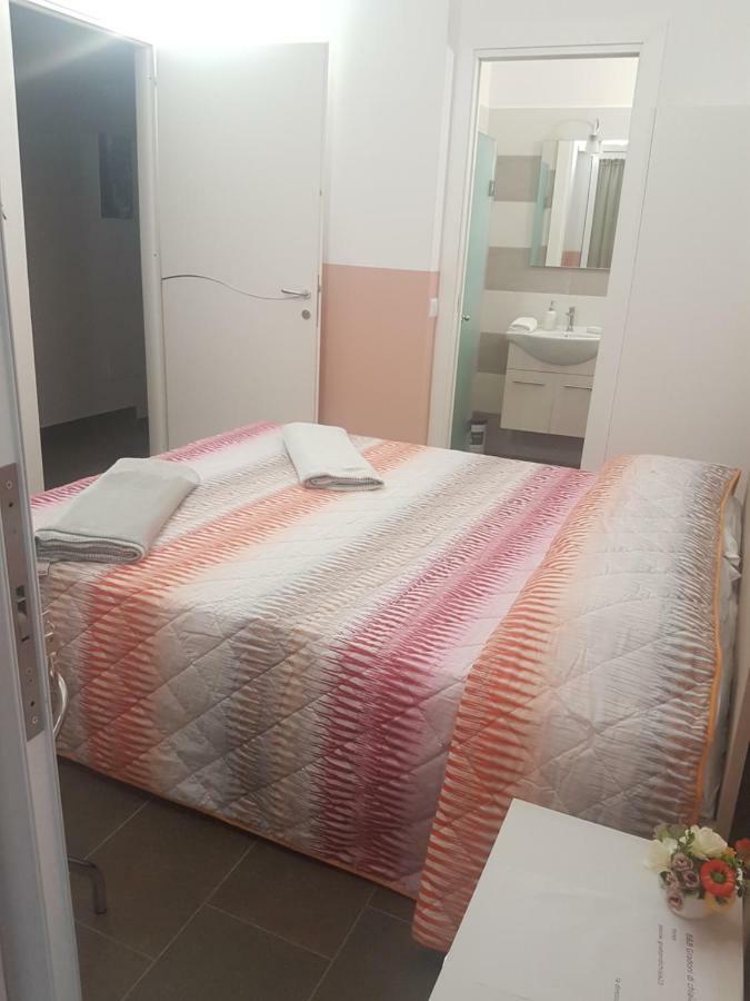 Gradoni Di Chiaia Twenty Three Bed & Breakfast Наполи Екстериор снимка